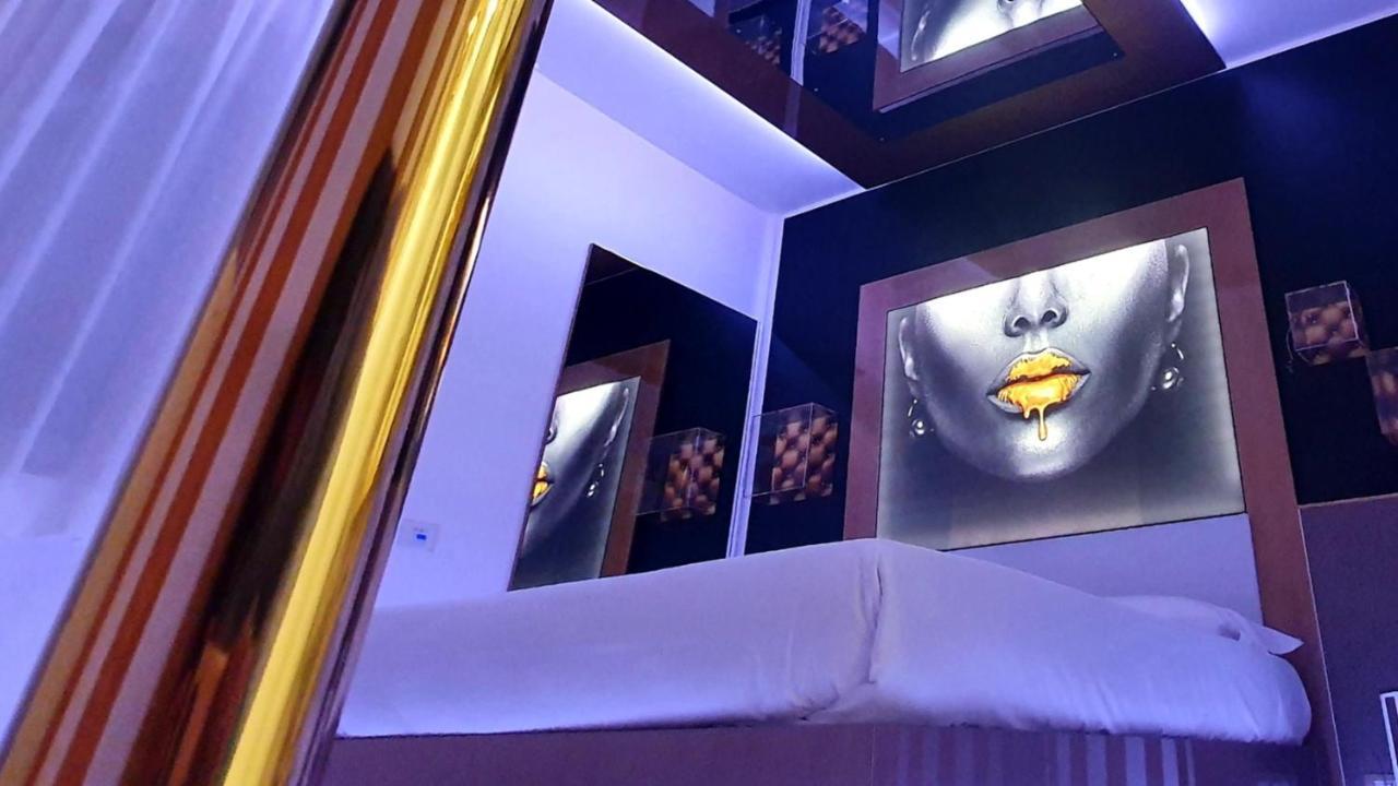 C Rooms - Love Motel Monza Cinisello Balsamo Exteriör bild